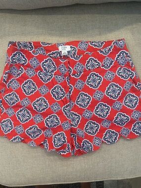 Crown & Ivy Red Patterned Scallop Hem Women's Shorts